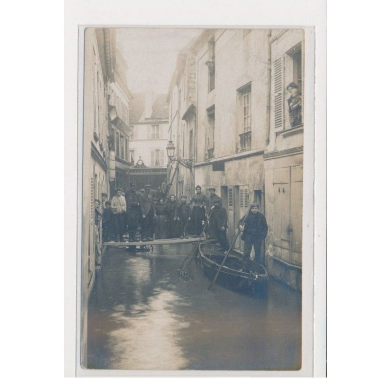 CHATEAU THIERRY - Carte photo - inondation - barque - trés bon état