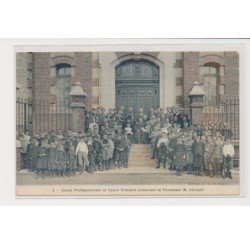 SAINT MICHEL - Cours professionnels et cours primaire entourant le fondateur M. Savart - trés bon état