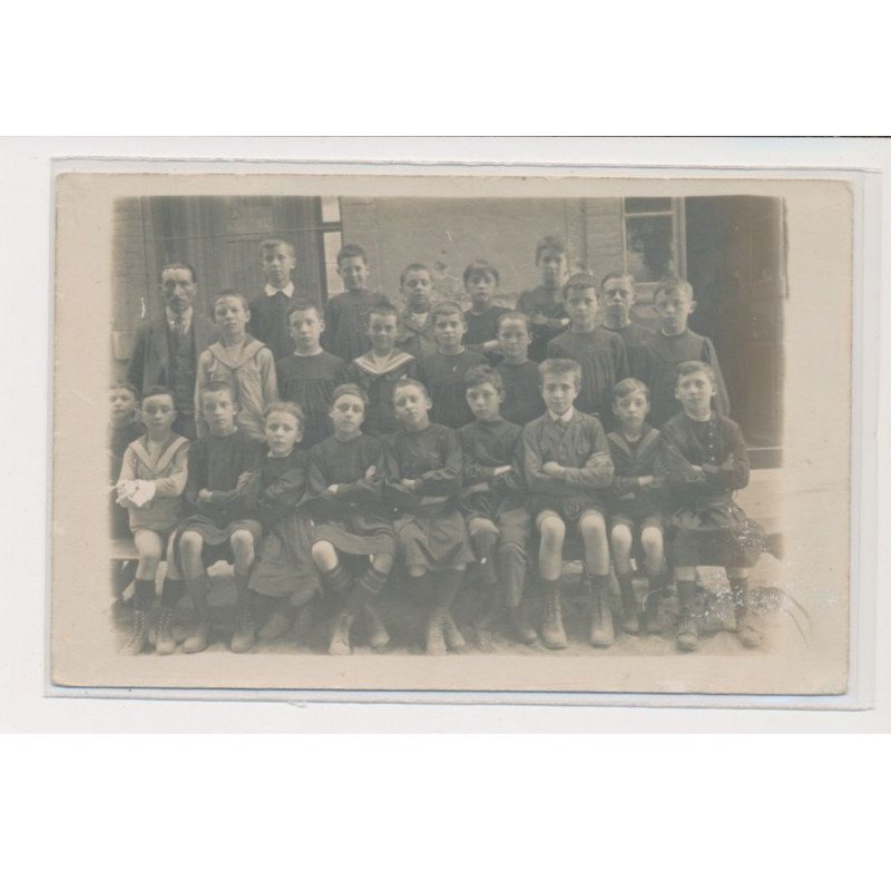 VICHY - Carte photo - école - trés bon état