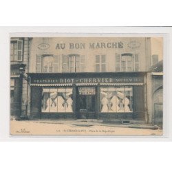 SAINT GERAND LE PUY - Place de la République - état