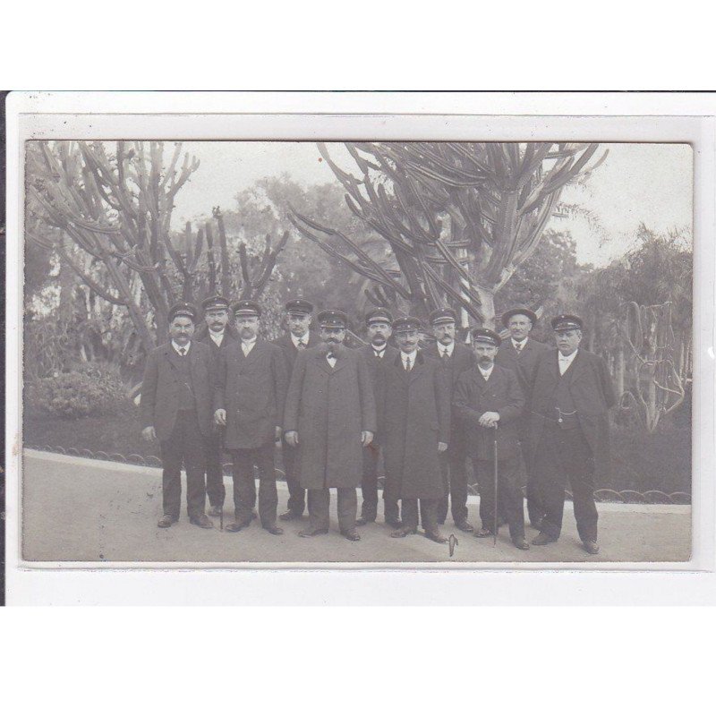 MARSEILLE : carte photo (personnel d'un hotel) - très bon état