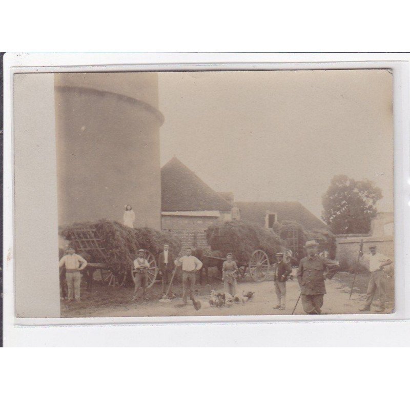 DEAUVILLE (environs ?) : lot de 2 cartes photo - intérieur de ferme - attelage - très bon état