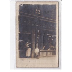 PARIS 10ème : carte photo de l'atelier de fourrures- naturaliste GAUDEBERT (chasse) au 50 boulevard Magenta - bon état