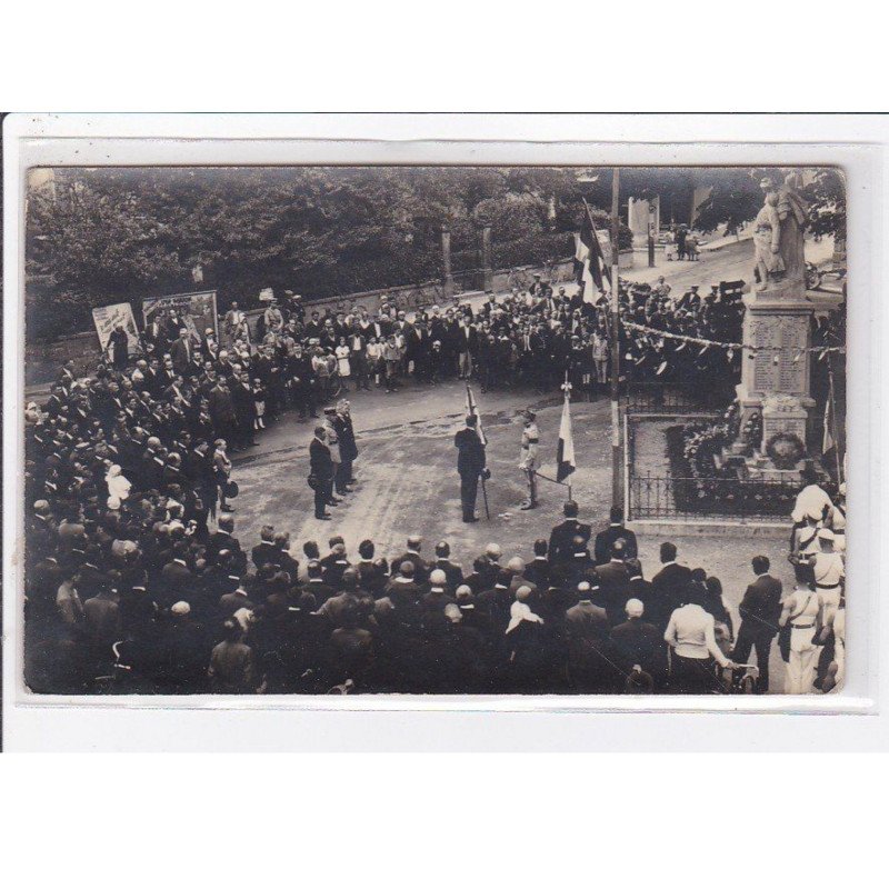 AUDINCOURT : carte photo d'une cérémonie devant le monument aux morts - très bon état