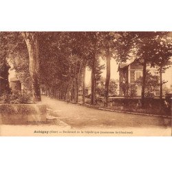 AUBIGNY - Boulevard de la République - très bon état