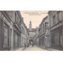 MEHUN SUR YEVRE - Rue Jeanne d'Arc - Porte de Ville, côté Ouest - très bon état