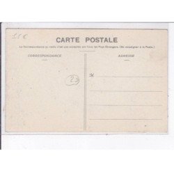 FINISTERE: une marchande de fruits et sa boutique - très bon état