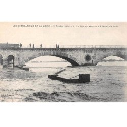 Les Inondations de la Loire - 21 Octobre 1907 - Le Pont de VIERZON à 9h du matin - très bon état