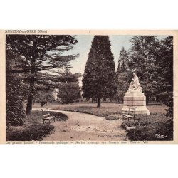 AUBIGNY SUR NERE - Les grands Jardins - très bon état