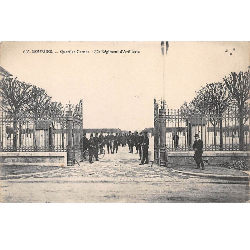 BOURGES - Quartier Carnot - 37e Régiment d'Artillerie - très bon état