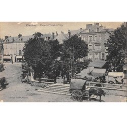 VIERZON - Place de l'Hôtel de Ville - très bon état