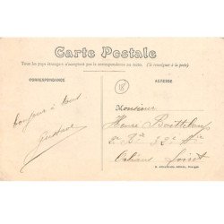 FOECY - Place du Marché - très bon état