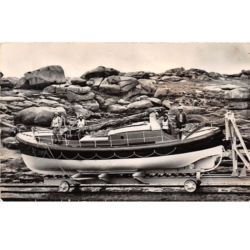 PLOUMANACH - Canot de Sauvetage Aimée Hilda - état