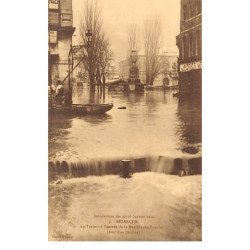 BESANCON - Inondations des 20 21 Janvier 1910 - Le Torrent à l'Entrée de la Rue Claude Pouillet - très bon état