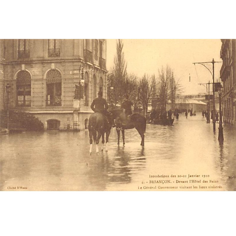 BESANCON - Inondations des 20 21 Janvier 1910 - Devant l'Hôtel des Bains - très bon état